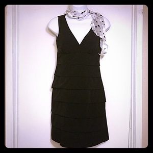 Black tiered v neck strapless cocktail dress
